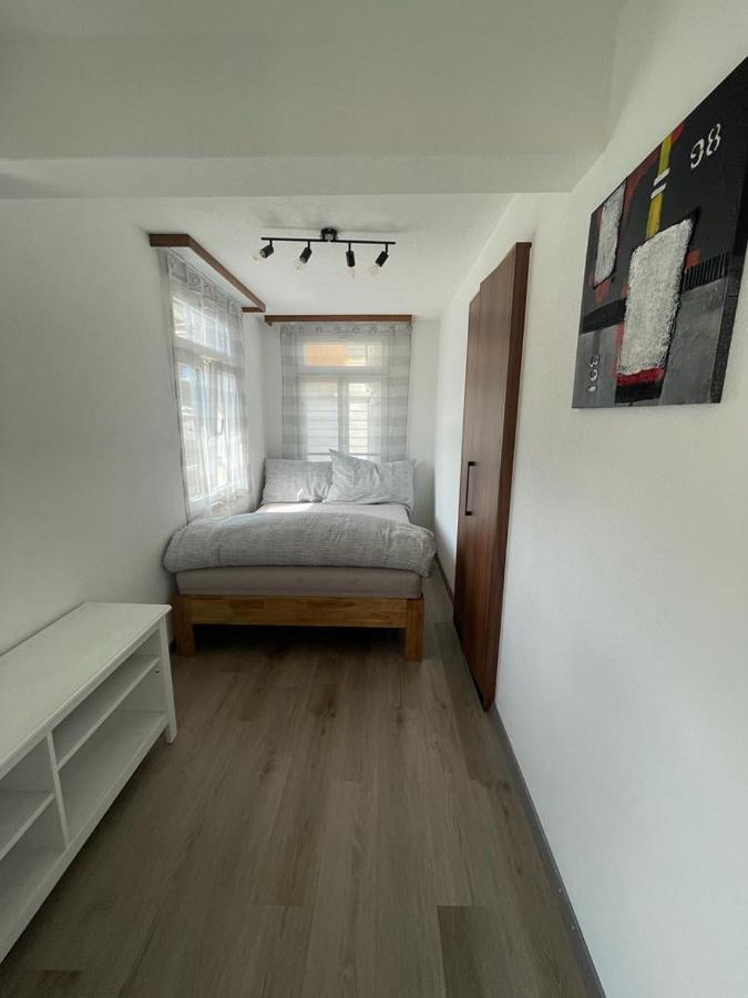 Moderne Einzigartige Wohnung In Altdorf Exteriör bild